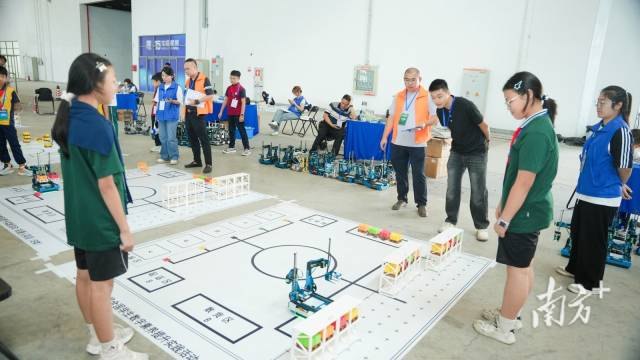 粤港澳3500名科创少年同台竞技，“手搓”机器人有多惊艳